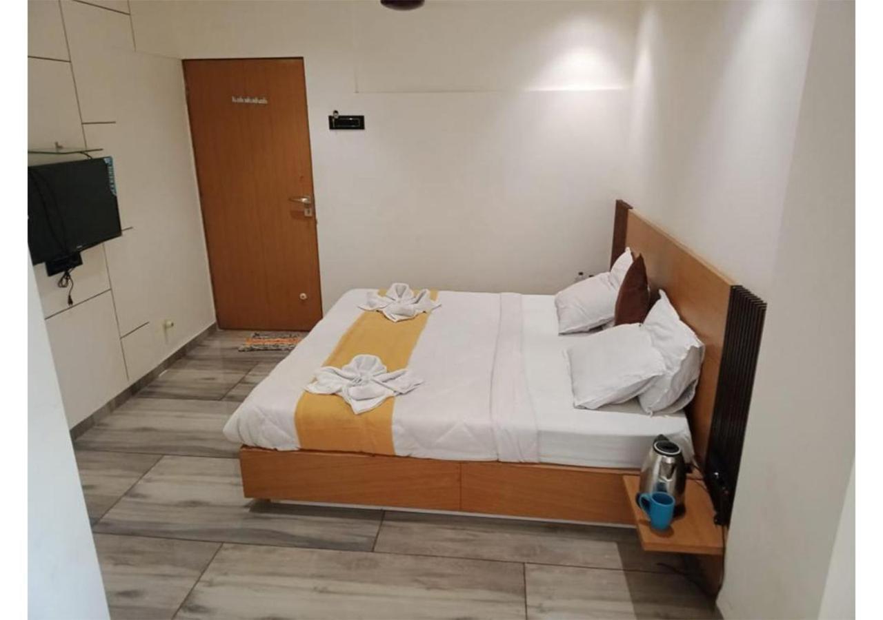 Shree Murlidhar Guest House 수라트 외부 사진