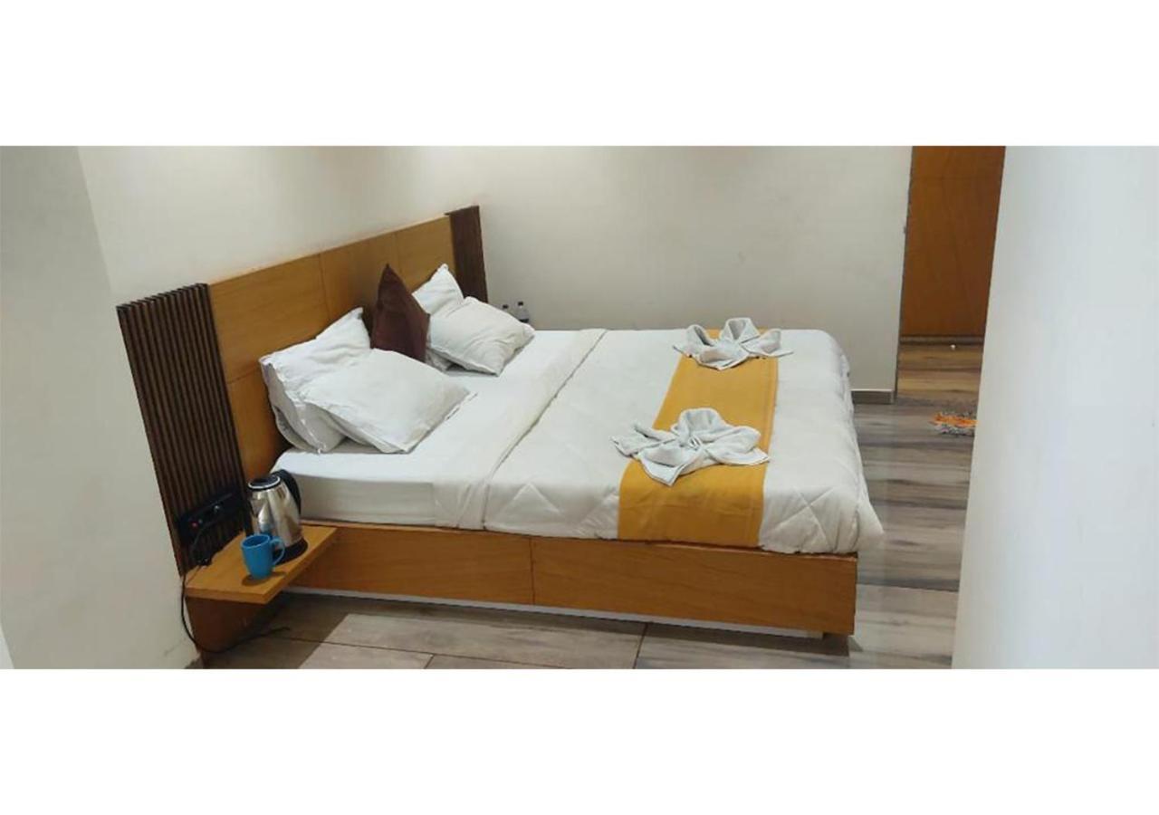 Shree Murlidhar Guest House 수라트 외부 사진