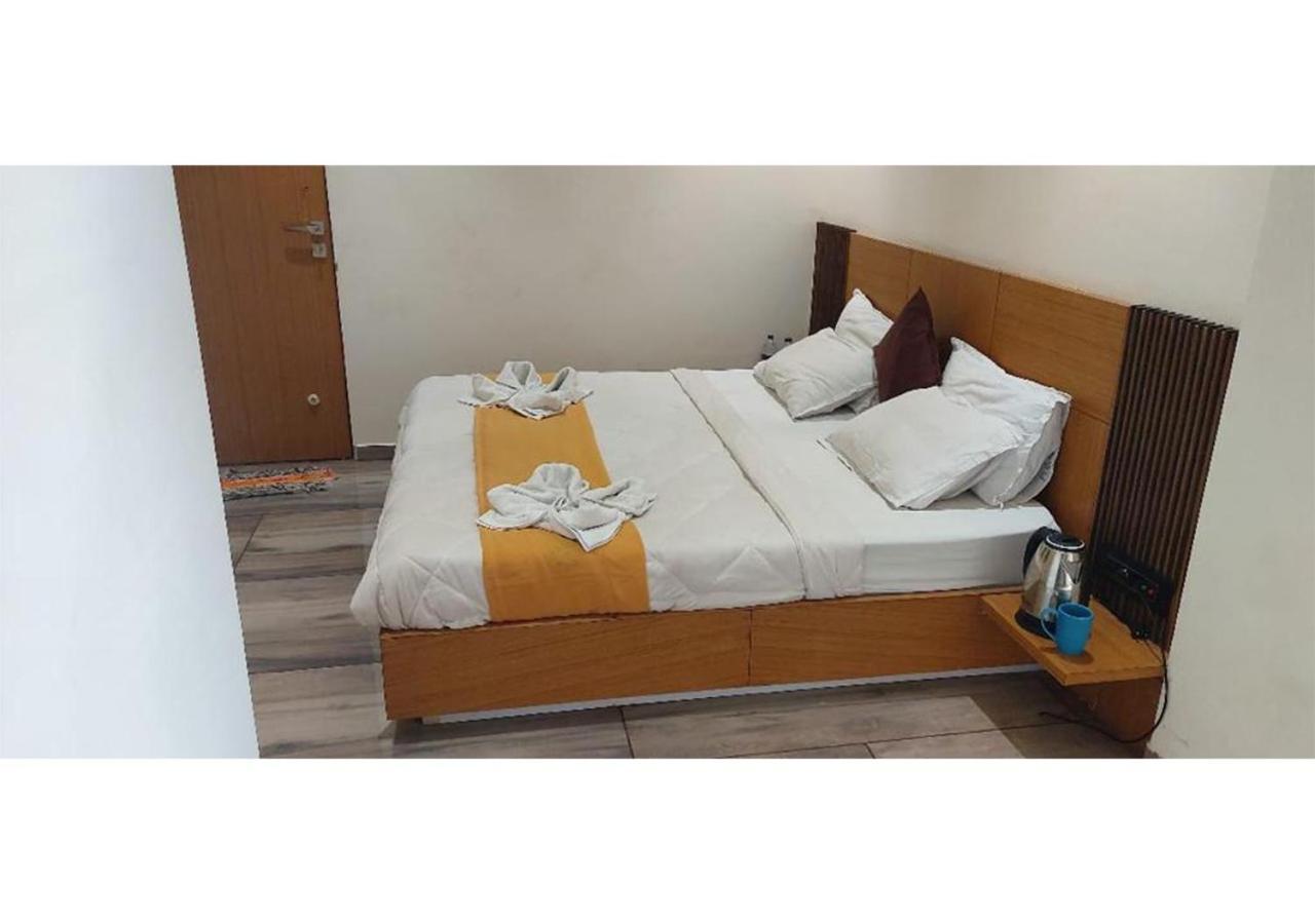Shree Murlidhar Guest House 수라트 외부 사진